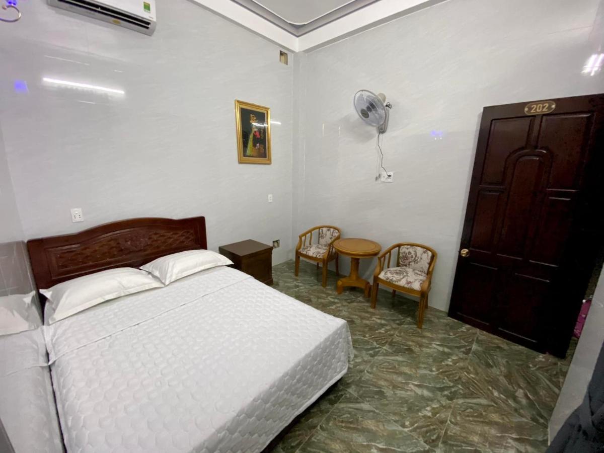 Nha Nghi Duy Tan Motel 140 Nguyen Du 0353007568 クアンガイ エクステリア 写真
