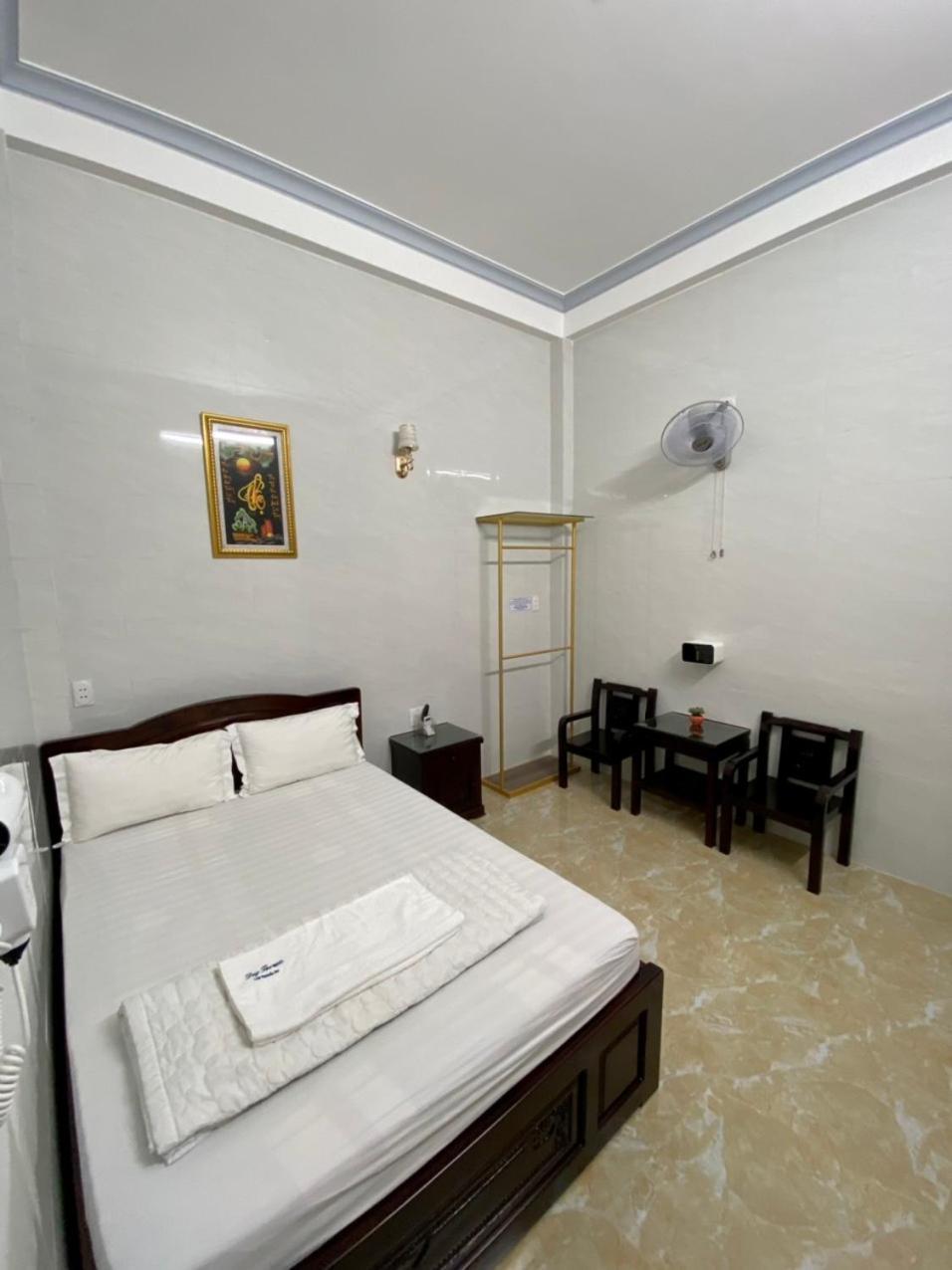 Nha Nghi Duy Tan Motel 140 Nguyen Du 0353007568 クアンガイ エクステリア 写真